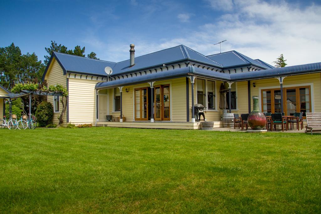 The Old Manse Bed & Breakfast Martinborough Exterior photo