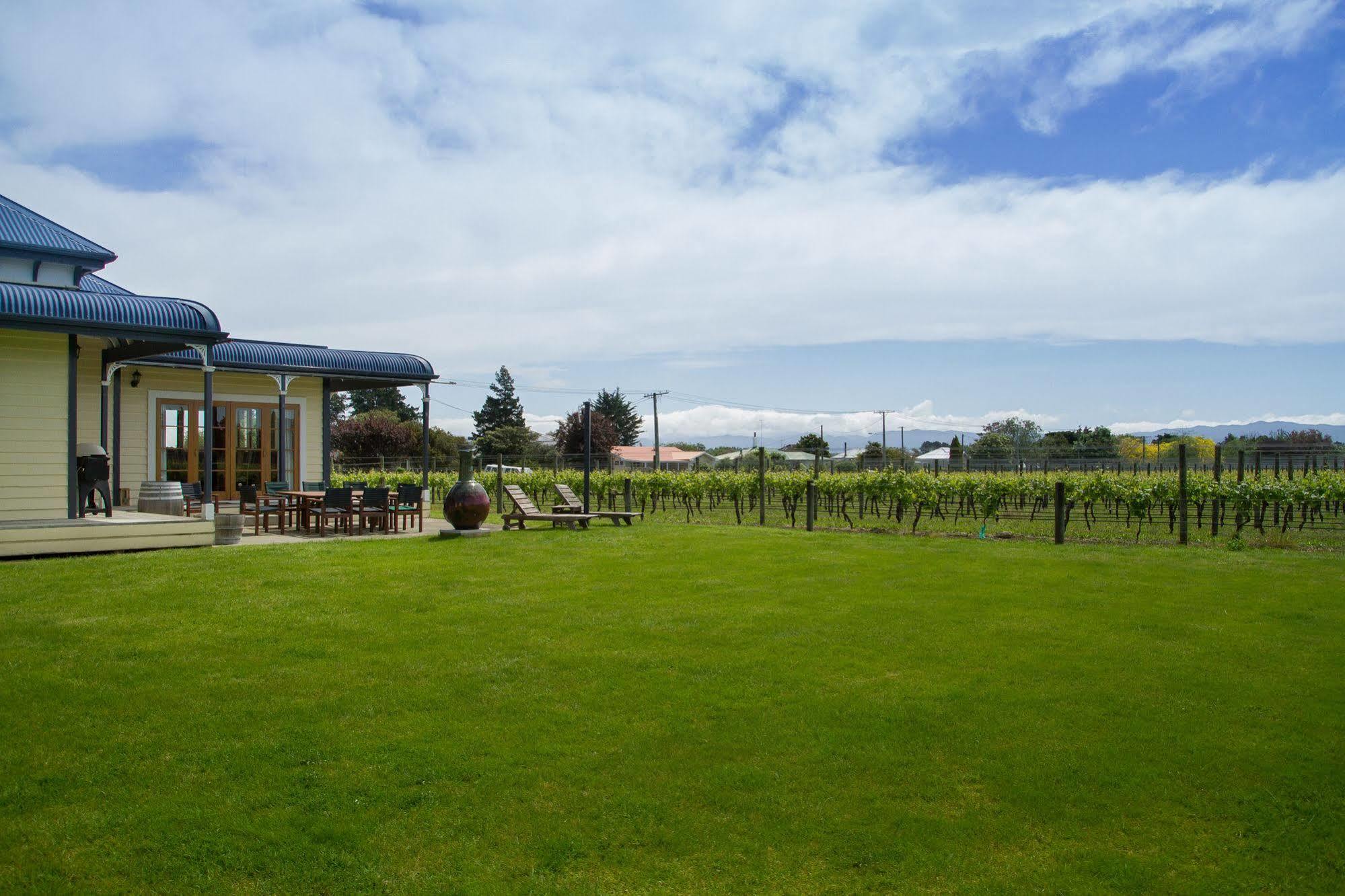 The Old Manse Bed & Breakfast Martinborough Exterior photo